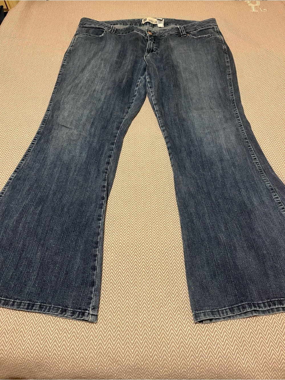 GAP Vintage 2006 Dark Blue Wide Leg Jeans with Contrasting Green Stitching. Y2K!